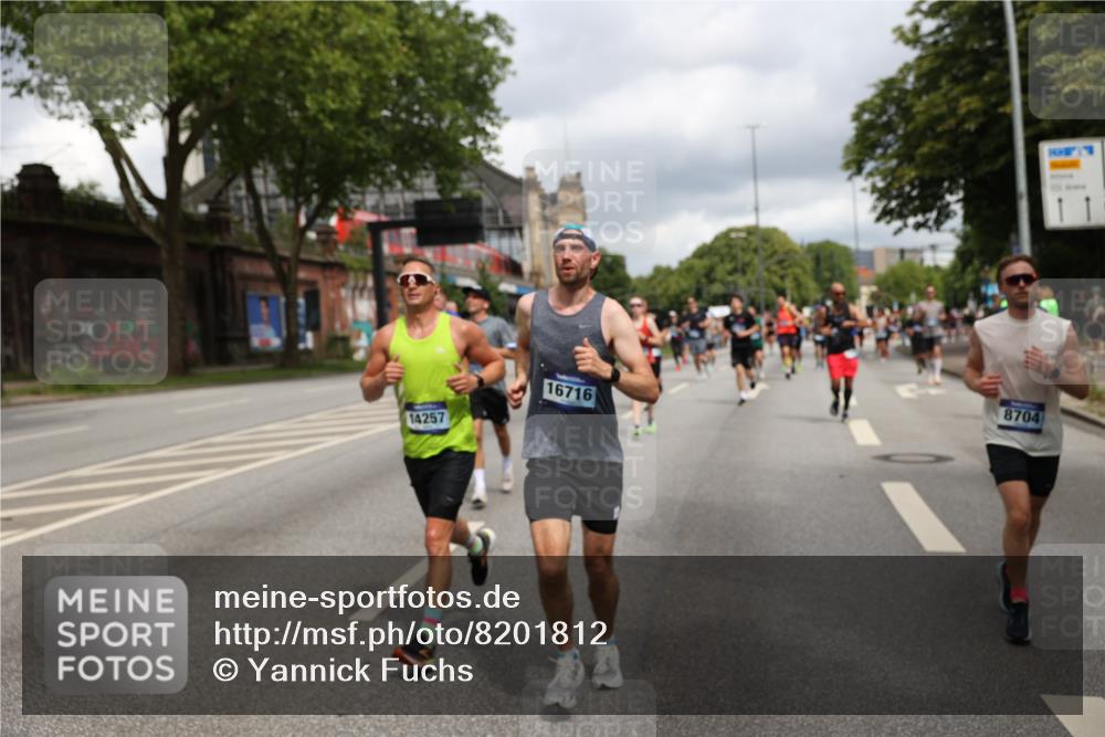 29.06.2025 - hella hamburg halbmarathon Yannick Fuchs http://msf.ph/oto/8201812 29.06.2025 10:44:46 20KM 1119, 1399, 1461, 1466, 1507, 1630, 1750, 1817, 2207, 2880, 3654, 4077, 4346, 4816, 5018, 5115, 6027, 6662, 6712, 6795, 7052, 7134, 7176, 7397, 7583, 7930, 7932, 8117, 8572, 8704, 8819, 9057, 10371, 11214, 11356, 11607, 12016, 12624, 13008, 13687, 13701, 13875, 14034, 14125, 14257, 14626, 15362, 15395, 15803, 15950, 16285, 16291, 16716, 17179, 17221, 17384, 18006, 18066, 18370, 18394, 18489, 18811 meine-sportfotos.de