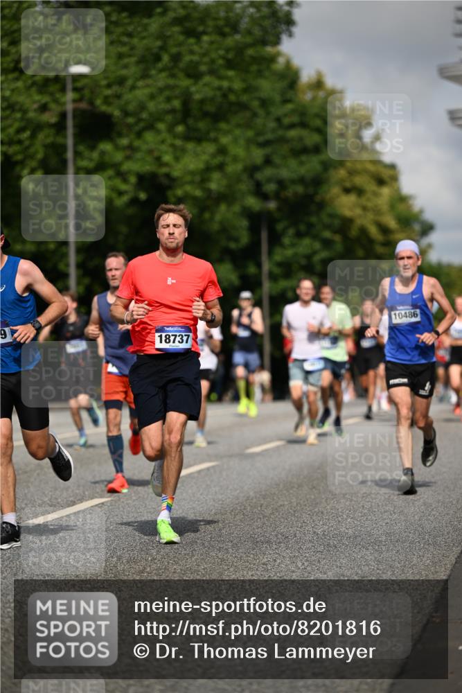 29.06.2025 - hella hamburg halbmarathon Dr. Thomas Lammeyer http://msf.ph/oto/8201816 29.06.2025 09:48:22 Kennedybrücke 1758, 2746, 3043, 3201, 5070, 5269, 5328, 5746, 6619, 6781, 7272, 8209, 8883, 9137, 9381, 10156, 10171, 10486, 11169, 11413 meine-sportfotos.de