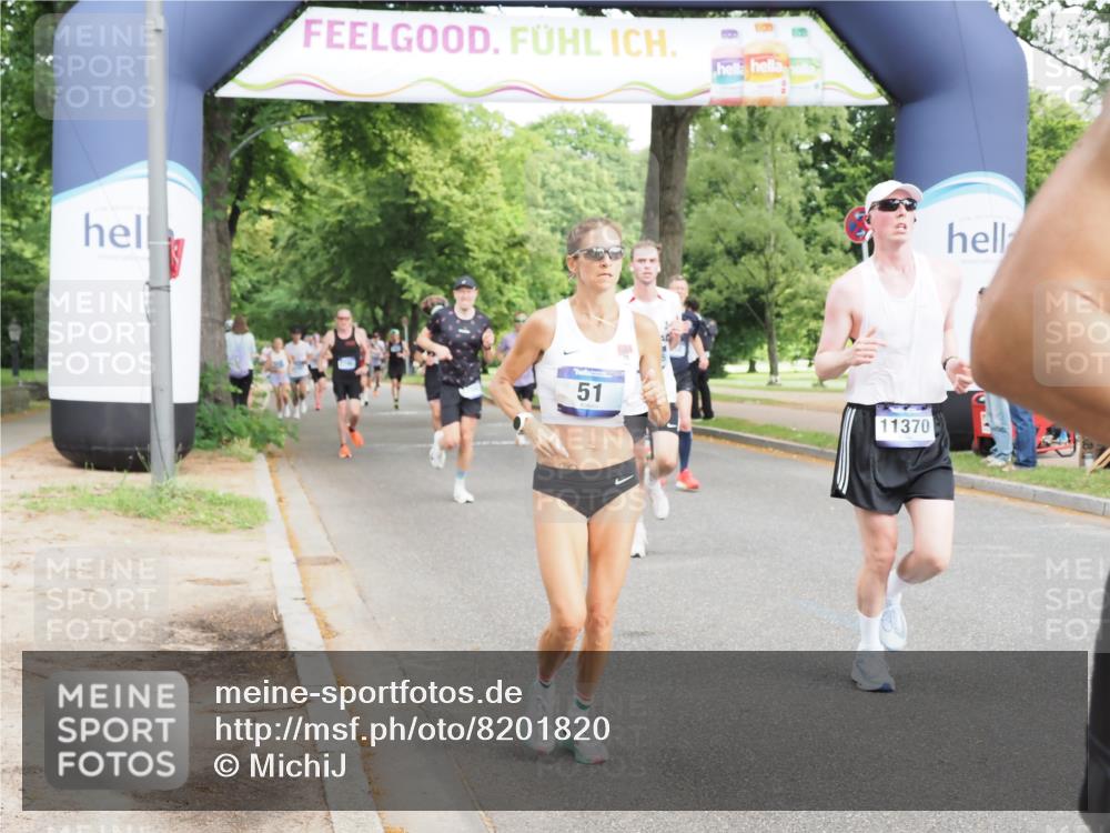 29.06.2025 - hella hamburg halbmarathon MichiJ http://msf.ph/oto/8201820 29.06.2025 10:21:39 Zwischen KM18-KM19 51, 1686, 6358, 7793, 7965, 10484, 11169, 11370, 12987, 14293, 15826, 16957, 18099 meine-sportfotos.de