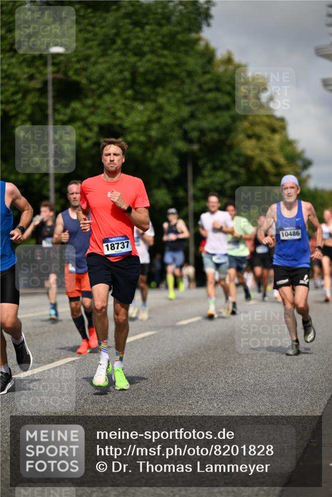 29.06.2025 - hella hamburg halbmarathon Dr. Thomas Lammeyer http://msf.ph/oto/8201828 29.06.2025 09:48:22 Kennedybrücke 1758, 2746, 3043, 3201, 5070, 5269, 5328, 5746, 6619, 6781, 7272, 8209, 8883, 9137, 9381, 10156, 10171, 10486, 11169, 11413 meine-sportfotos.de