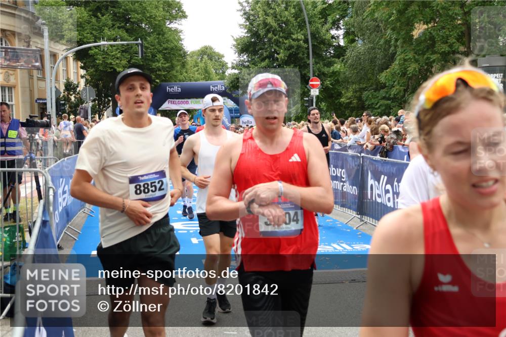 29.06.2025 - hella hamburg halbmarathon Zöllner http://msf.ph/oto/8201842 29.06.2025 10:47:38 Ziel 1070, 1320, 1592, 1696, 2284, 2953, 5889, 6009, 8023, 8234, 8927, 10969, 11021, 12870, 13223, 13303, 14618, 14619, 15451, 15479, 17905, 18104, 18970, 19181 meine-sportfotos.de