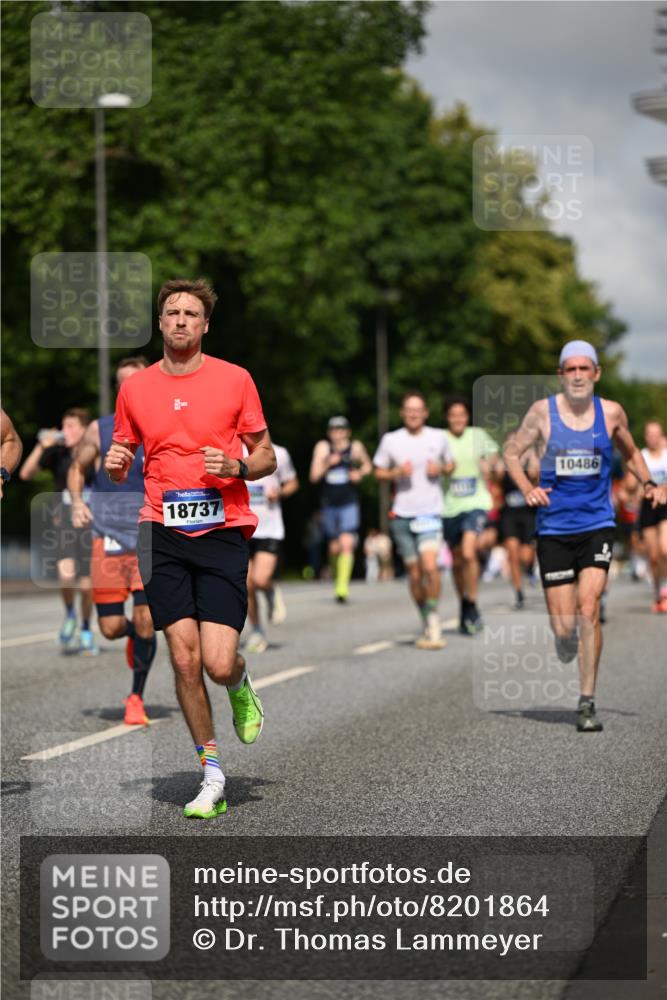 29.06.2025 - hella hamburg halbmarathon Dr. Thomas Lammeyer http://msf.ph/oto/8201864 29.06.2025 09:48:23 Kennedybrücke 1758, 2746, 3043, 3201, 5070, 5269, 5328, 5746, 6619, 6781, 7272, 8209, 8883, 9137, 9381, 10156, 10171, 10486, 11169, 11413 meine-sportfotos.de