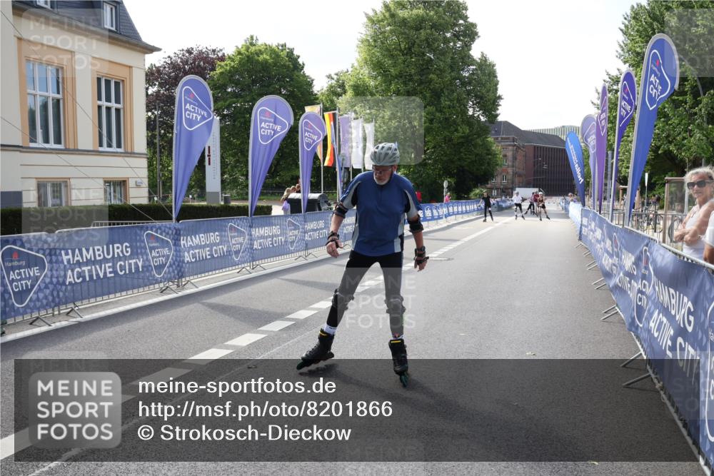 29.06.2025 - hella hamburg halbmarathon Strokosch-Dieckow http://msf.ph/oto/8201866 29.06.2025 09:52:22 Ziel 20175, 20265, 20266, 20350 meine-sportfotos.de