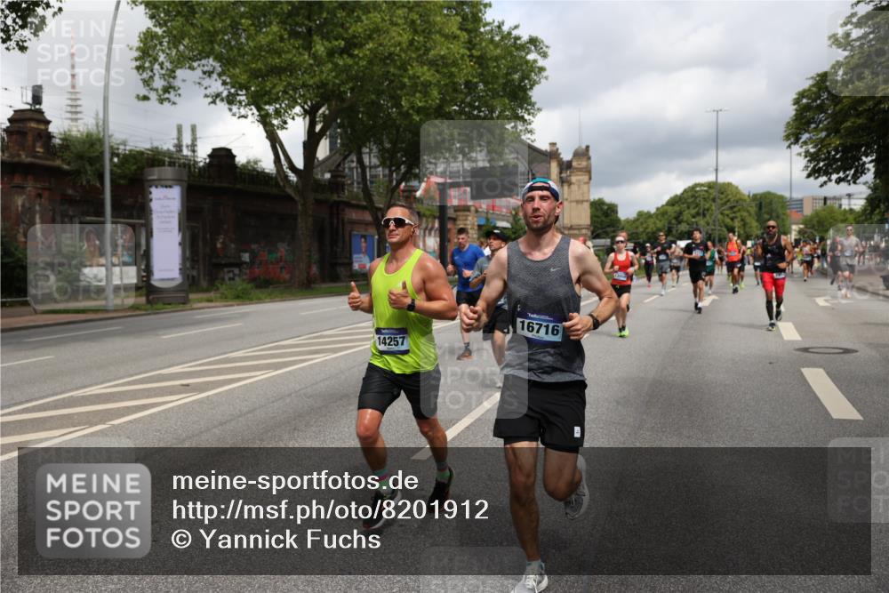 29.06.2025 - hella hamburg halbmarathon Yannick Fuchs http://msf.ph/oto/8201912 29.06.2025 10:44:46 20KM 1119, 1399, 1461, 1466, 1507, 1630, 1750, 1817, 2207, 2880, 3654, 4077, 4346, 4816, 5018, 5115, 6027, 6662, 6712, 6795, 7052, 7134, 7176, 7397, 7583, 7930, 7932, 8117, 8572, 8704, 8819, 9057, 10371, 11214, 11356, 11607, 12016, 12624, 13008, 13687, 13701, 13875, 14034, 14125, 14257, 14626, 15362, 15395, 15803, 15950, 16285, 16291, 16716, 17179, 17221, 17384, 18006, 18066, 18370, 18394, 18489, 18811 meine-sportfotos.de