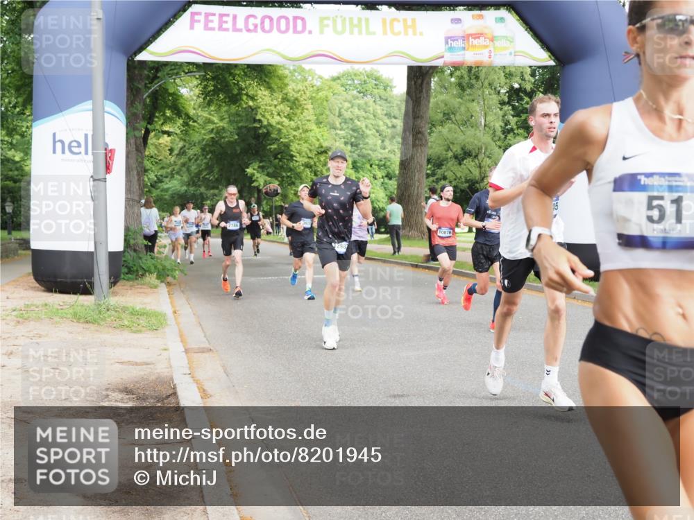 29.06.2025 - hella hamburg halbmarathon MichiJ http://msf.ph/oto/8201945 29.06.2025 10:21:40 Zwischen KM18-KM19 51, 6358, 7793, 10484, 10876, 11169, 11370, 12987, 14293, 15826, 16957, 18099 meine-sportfotos.de
