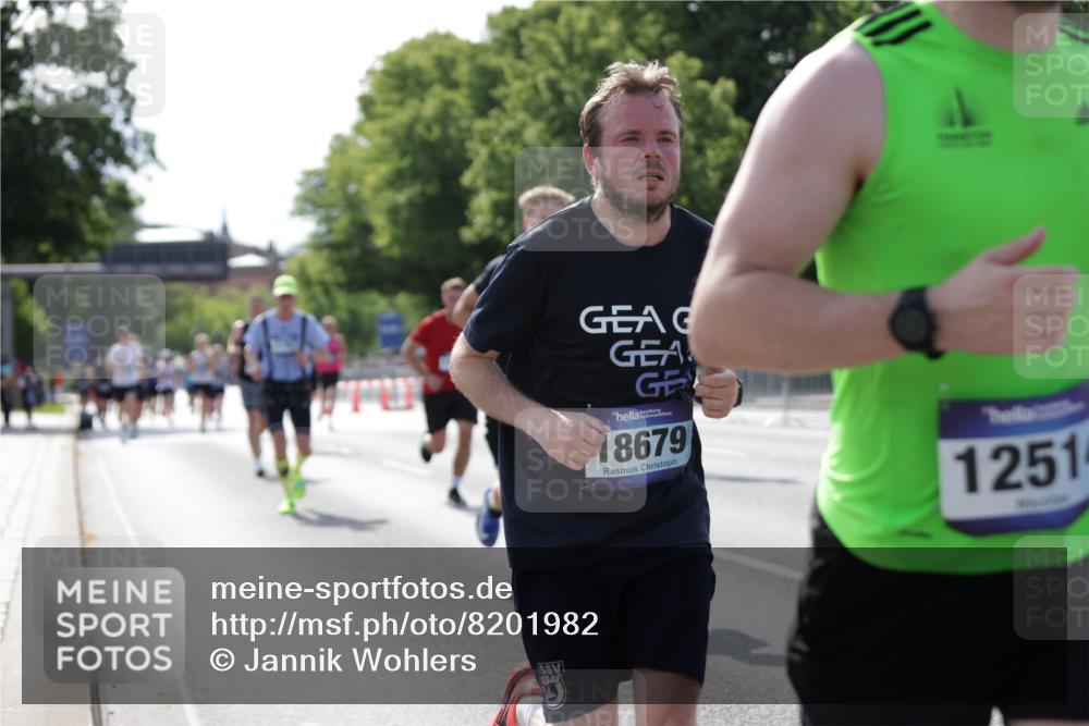 29.06.2025 - hella hamburg halbmarathon Jannik Wohlers http://msf.ph/oto/8201982 29.06.2025 09:47:48 Lombardsbrücke 1385, 1743, 2714, 2767, 3959, 4860, 5091, 5315, 6684, 6829, 6990, 8362, 8933, 10793, 10900, 11202, 11227, 11620, 11929, 12290, 12514, 13595, 13854, 14387, 14875, 14908, 15015, 15415, 15701, 15959, 16119, 16158, 17024, 17217, 18103, 18573, 18584, 18679 meine-sportfotos.de