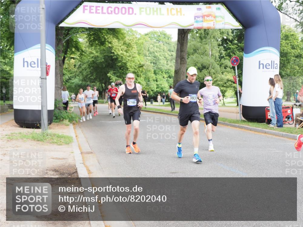 29.06.2025 - hella hamburg halbmarathon MichiJ http://msf.ph/oto/8202040 29.06.2025 10:21:42 Zwischen KM18-KM19 51, 3935, 6358, 7793, 10876, 11370, 12987, 15826, 16957, 18099 meine-sportfotos.de