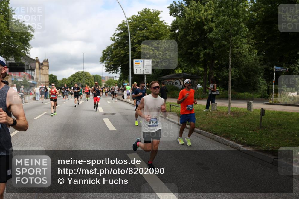 29.06.2025 - hella hamburg halbmarathon Yannick Fuchs http://msf.ph/oto/8202090 29.06.2025 10:44:46 20KM 1119, 1399, 1461, 1466, 1507, 1630, 1750, 1817, 2207, 2880, 3654, 4077, 4346, 4816, 5018, 5115, 6027, 6662, 6712, 6795, 7052, 7134, 7176, 7397, 7583, 7930, 7932, 8117, 8572, 8704, 8819, 9057, 10371, 11214, 11356, 11607, 12016, 12624, 13008, 13687, 13701, 13875, 14034, 14125, 14257, 14626, 15362, 15395, 15803, 15950, 16285, 16291, 16716, 17179, 17221, 17384, 18006, 18066, 18370, 18394, 18489, 18811 meine-sportfotos.de