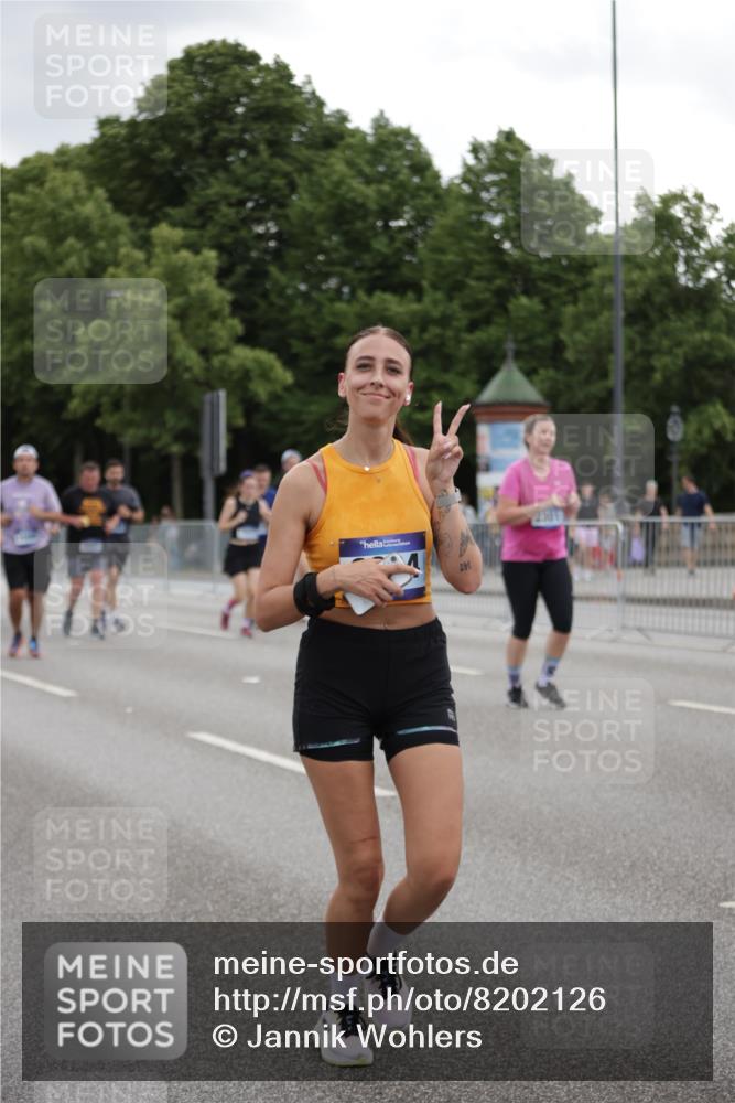 29.06.2025 - hella hamburg halbmarathon Jannik Wohlers http://msf.ph/oto/8202126 29.06.2025 11:15:52 Lombardsbrücke 2301, 2393, 2605, 2671, 3471, 3640, 3864, 3865, 4005, 4686, 5710, 5711, 5779, 6129, 7009, 7010, 7318, 7319, 7725, 7923, 8087, 8711, 9284, 10046, 10601, 10720, 10721, 12740, 12955, 13817, 14480, 14569, 14645, 15363, 15492, 15578, 15693, 16193, 16194, 17336, 17621 meine-sportfotos.de