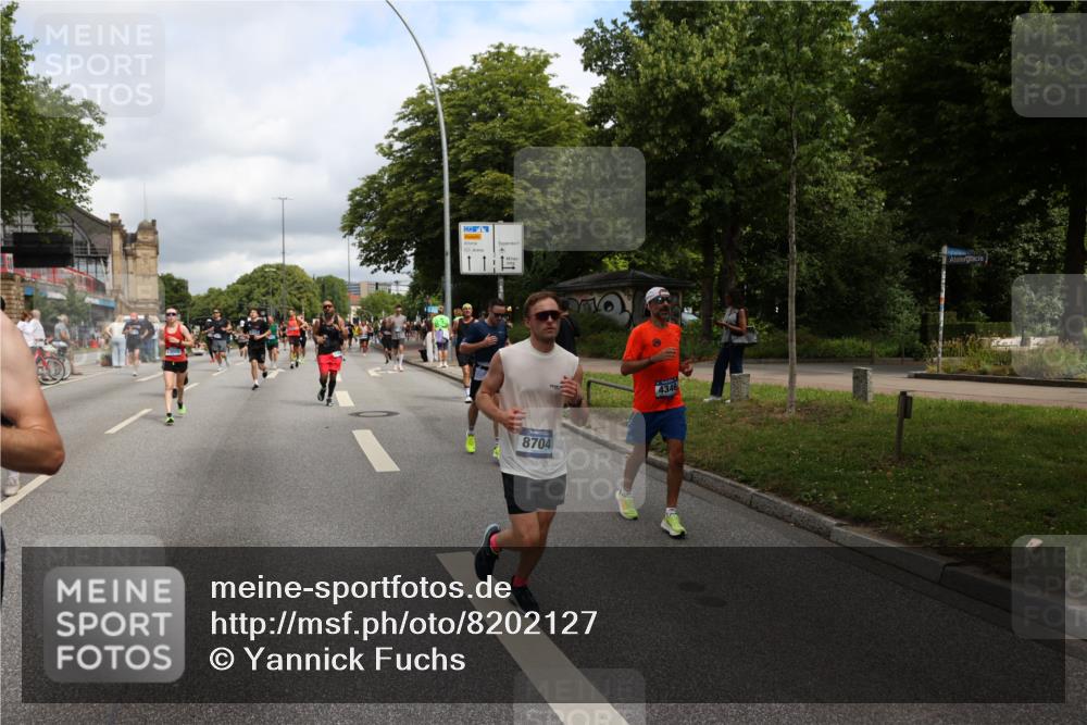 29.06.2025 - hella hamburg halbmarathon Yannick Fuchs http://msf.ph/oto/8202127 29.06.2025 10:44:46 20KM 1119, 1399, 1461, 1466, 1507, 1630, 1750, 1817, 2207, 2880, 3654, 4077, 4346, 4816, 5018, 5115, 6027, 6662, 6712, 6795, 7052, 7134, 7176, 7397, 7583, 7930, 7932, 8117, 8572, 8704, 8819, 9057, 10371, 11214, 11356, 11607, 12016, 12624, 13008, 13687, 13701, 13875, 14034, 14125, 14257, 14626, 15362, 15395, 15803, 15950, 16285, 16291, 16716, 17179, 17221, 17384, 18006, 18066, 18370, 18394, 18489, 18811 meine-sportfotos.de