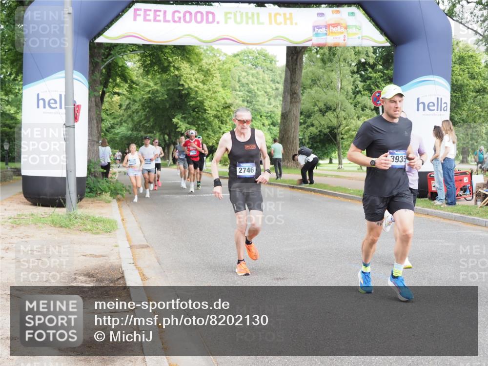 29.06.2025 - hella hamburg halbmarathon MichiJ http://msf.ph/oto/8202130 29.06.2025 10:21:42 Zwischen KM18-KM19 51, 3935, 6358, 7793, 10876, 11370, 12987, 15826, 16957, 18099 meine-sportfotos.de