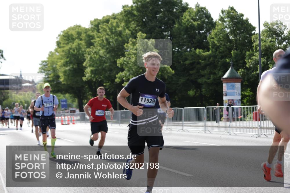 29.06.2025 - hella hamburg halbmarathon Jannik Wohlers http://msf.ph/oto/8202198 29.06.2025 09:47:49 Lombardsbrücke 1385, 1743, 2714, 2767, 3959, 4860, 5091, 5315, 6684, 6829, 6990, 8362, 8933, 10793, 10900, 11202, 11227, 11620, 11929, 12290, 12514, 13595, 13854, 14387, 14875, 14908, 15015, 15415, 15701, 15959, 16119, 16158, 17022, 17024, 17217, 17643, 18103, 18573, 18584, 18679 meine-sportfotos.de