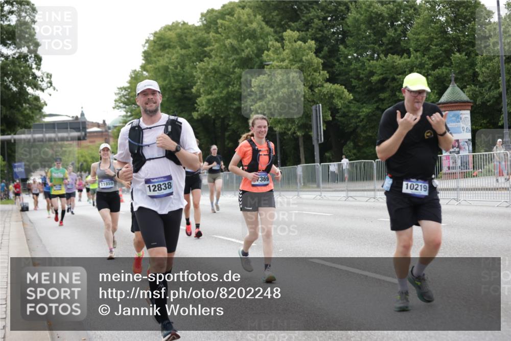 29.06.2025 - hella hamburg halbmarathon Jannik Wohlers http://msf.ph/oto/8202248 29.06.2025 10:25:32 Lombardsbrücke 1479, 3765, 4378, 4797, 5497, 6663, 8276, 10104, 10219, 11139, 11596, 11699, 11828, 11859, 12074, 12505, 12838, 12945, 12946, 14179, 14223, 14356, 16354, 16927, 17369, 19144 meine-sportfotos.de