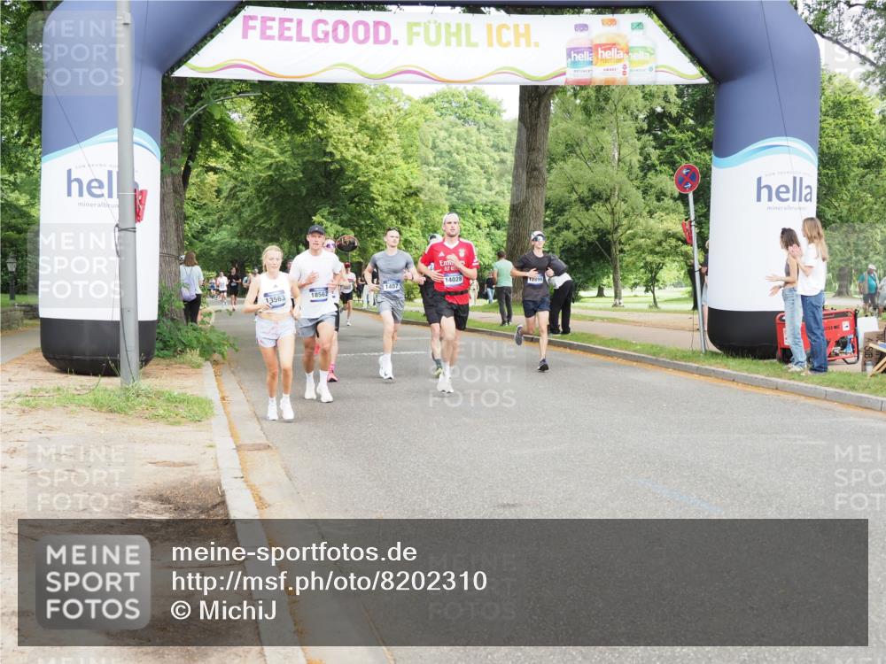 29.06.2025 - hella hamburg halbmarathon MichiJ http://msf.ph/oto/8202310 29.06.2025 10:21:45 Zwischen KM18-KM19 51, 2746, 3935, 6358, 7793, 8062, 10876, 11370, 12987, 14028, 16957, 18562, 18563 meine-sportfotos.de