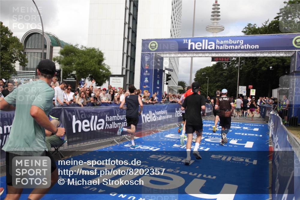 29.06.2025 - hella hamburg halbmarathon Michael Strokosch http://msf.ph/oto/8202357 29.06.2025 10:43:51 Ziel 1976, 3437, 5624, 5692, 6903, 6991, 7185, 9043, 9159, 9374, 11153, 11778, 11848, 13897, 14201, 14210, 15512, 16062, 16105, 18650, 19090 meine-sportfotos.de