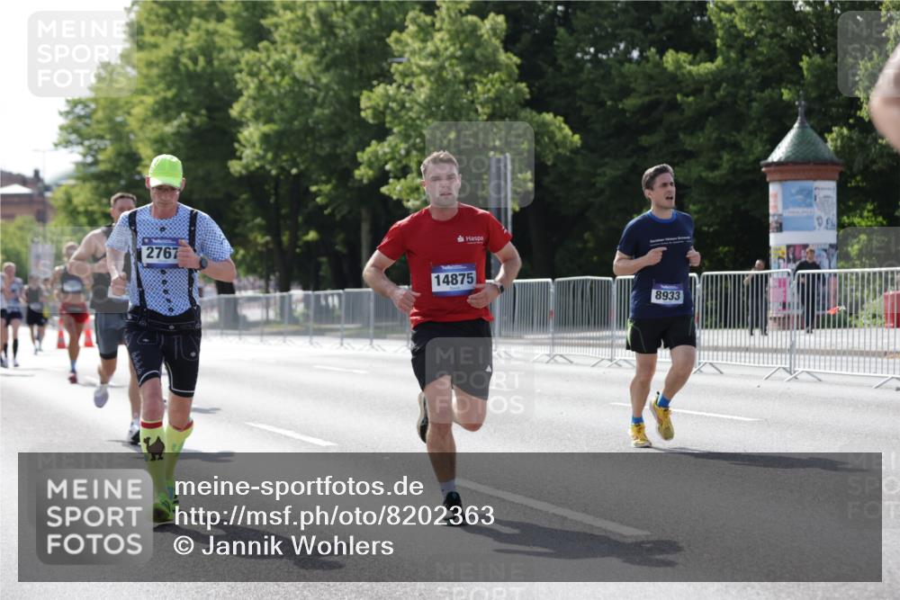 29.06.2025 - hella hamburg halbmarathon Jannik Wohlers http://msf.ph/oto/8202363 29.06.2025 09:47:49 Lombardsbrücke 1385, 1743, 2714, 2767, 3959, 4860, 5091, 5315, 6684, 6829, 6990, 8362, 8933, 10793, 10900, 11202, 11227, 11620, 11929, 12290, 12514, 13595, 13854, 14387, 14875, 14908, 15015, 15415, 15701, 15959, 16119, 16158, 17022, 17024, 17217, 17643, 18103, 18573, 18584, 18679 meine-sportfotos.de