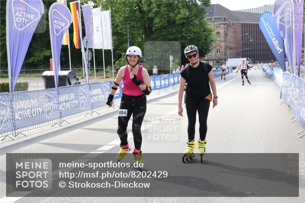 29.06.2025 - hella hamburg halbmarathon Strokosch-Dieckow http://msf.ph/oto/8202429 29.06.2025 09:54:04 Ziel 20045, 20494, 20506 meine-sportfotos.de