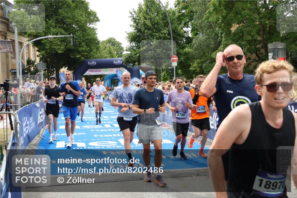 29.06.2025 - hella hamburg halbmarathon Zöllner http://msf.ph/oto/8202486 29.06.2025 10:47:48 Ziel 2340, 2708, 5915, 7962, 8564, 10988, 11283, 12679, 13948, 14383, 15478, 16205, 17229, 18430 meine-sportfotos.de