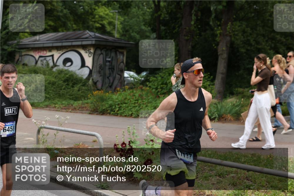 29.06.2025 - hella hamburg halbmarathon Yannick Fuchs http://msf.ph/oto/8202520 29.06.2025 10:32:08 20KM 1290, 1505, 2196, 2404, 2767, 3790, 5042, 5791, 5923, 6047, 6458, 9017, 9914, 10190, 10451, 11106, 11423, 12739, 12900, 13141, 13148, 13372, 13854, 14387, 15178, 15410, 16992, 17125, 17137, 18103, 18159, 18216, 18357, 18986 meine-sportfotos.de