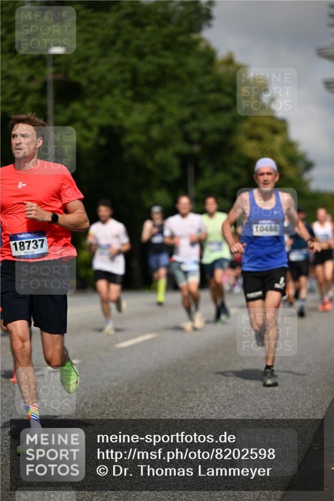29.06.2025 - hella hamburg halbmarathon Dr. Thomas Lammeyer http://msf.ph/oto/8202598 29.06.2025 09:48:23 Kennedybrücke 1758, 2746, 3043, 3201, 5070, 5269, 5328, 5746, 6619, 6781, 7272, 8209, 8883, 9137, 9381, 10156, 10171, 10486, 11169, 11413 meine-sportfotos.de