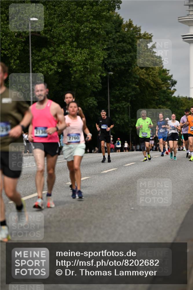 29.06.2025 - hella hamburg halbmarathon Dr. Thomas Lammeyer http://msf.ph/oto/8202682 29.06.2025 10:11:51 Kennedybrücke 1079, 1173, 1893, 1993, 2032, 2136, 3328, 3922, 3929, 4262, 5242, 5899, 6196, 6518, 6707, 6713, 6715, 6833, 7019, 7476, 7760, 8585, 9338, 9967 meine-sportfotos.de