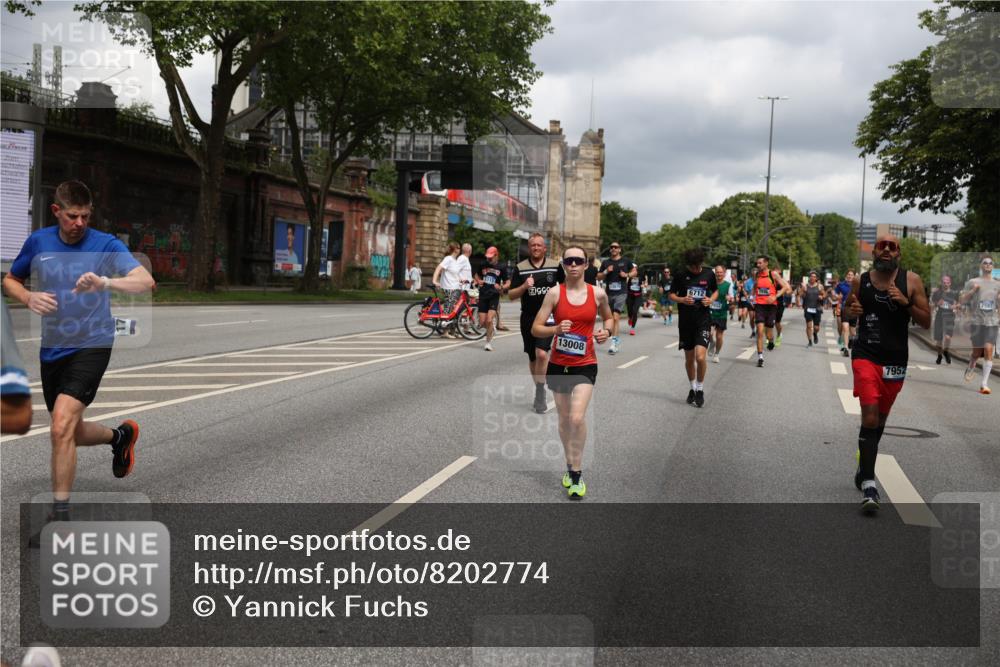 29.06.2025 - hella hamburg halbmarathon Yannick Fuchs http://msf.ph/oto/8202774 29.06.2025 10:44:48 20KM 1461, 1466, 1507, 1750, 1817, 2207, 2880, 3654, 4077, 4346, 4816, 5018, 5115, 6027, 6662, 6712, 6795, 7052, 7134, 7176, 7397, 7583, 7930, 7932, 8117, 8205, 8572, 8704, 8819, 9057, 11214, 11356, 11607, 12016, 12624, 12949, 13008, 13687, 13701, 13875, 14034, 14125, 14257, 14626, 15362, 15395, 15720, 15803, 15950, 16285, 16291, 16716, 17129, 17179, 17221, 17384, 18006, 18066, 18370, 18394, 18489, 18811 meine-sportfotos.de