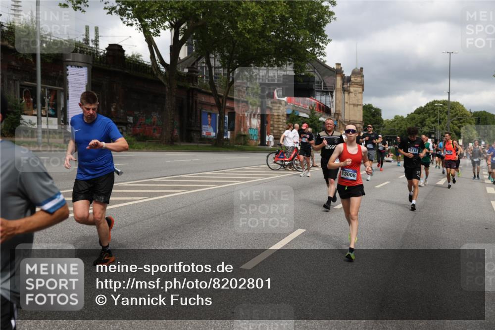 29.06.2025 - hella hamburg halbmarathon Yannick Fuchs http://msf.ph/oto/8202801 29.06.2025 10:44:48 20KM 1461, 1466, 1507, 1750, 1817, 2207, 2880, 3654, 4077, 4346, 4816, 5018, 5115, 6027, 6662, 6712, 6795, 7052, 7134, 7176, 7397, 7583, 7930, 7932, 8117, 8205, 8572, 8704, 8819, 9057, 11214, 11356, 11607, 12016, 12624, 12949, 13008, 13687, 13701, 13875, 14034, 14125, 14257, 14626, 15362, 15395, 15720, 15803, 15950, 16285, 16291, 16716, 17129, 17179, 17221, 17384, 18006, 18066, 18370, 18394, 18489, 18811 meine-sportfotos.de