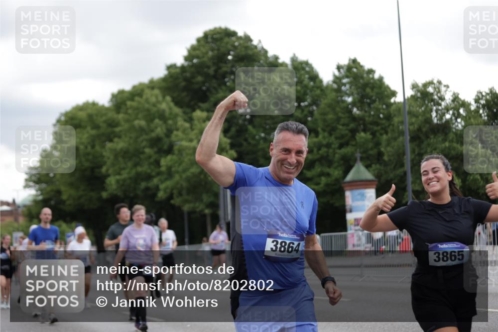 29.06.2025 - hella hamburg halbmarathon Jannik Wohlers http://msf.ph/oto/8202802 29.06.2025 11:16:01 Lombardsbrücke 1247, 1635, 2300, 2301, 2605, 2671, 3471, 3640, 3864, 3865, 4130, 4486, 4725, 5900, 7009, 7010, 7180, 7281, 8042, 8087, 8711, 9106, 10318, 10601, 12671, 12740, 13578, 13817, 14480, 14569, 15121, 15578, 15693, 15769, 16071, 16072, 16528, 17336, 17621, 18043 meine-sportfotos.de
