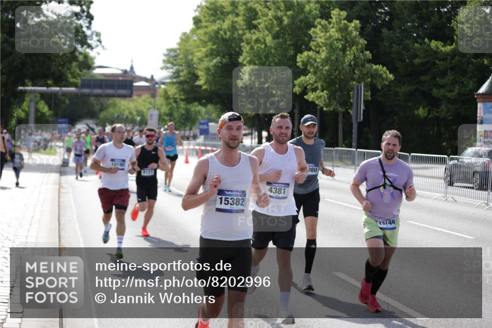 29.06.2025 - hella hamburg halbmarathon Jannik Wohlers http://msf.ph/oto/8202996 29.06.2025 09:48:19 Lombardsbrücke 1042, 2262, 2399, 3480, 3547, 4359, 4381, 5003, 5307, 5554, 5709, 6993, 7152, 7154, 8121, 8571, 9403, 9643, 10190, 10852, 12044, 13940, 15303, 15382, 15744, 16201, 17005, 17658, 18237, 18259, 18384, 18802 meine-sportfotos.de