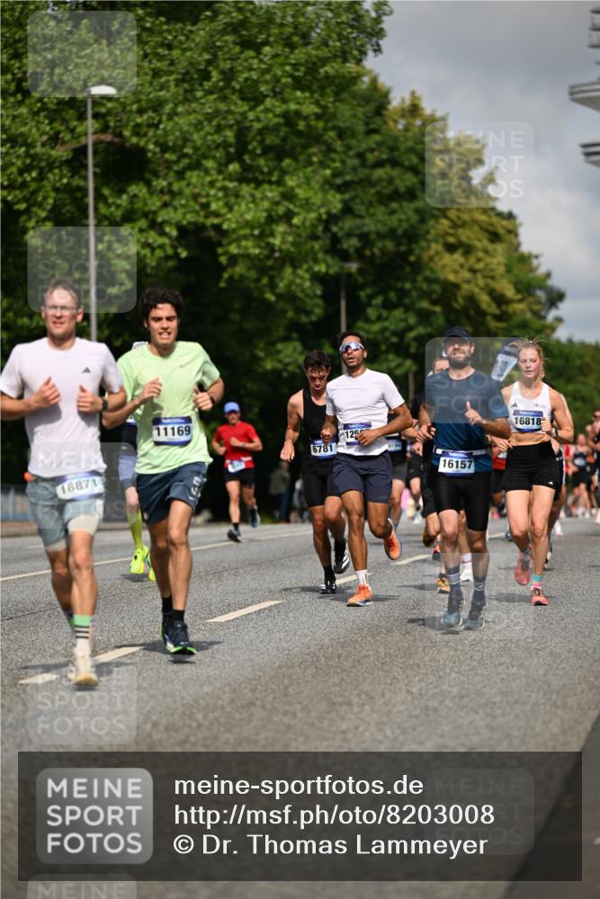 29.06.2025 - hella hamburg halbmarathon Dr. Thomas Lammeyer http://msf.ph/oto/8203008 29.06.2025 09:48:26 Kennedybrücke 1758, 2746, 3043, 4050, 5070, 5269, 5328, 5746, 5826, 6619, 6781, 7272, 7723, 8209, 8883, 9137, 9381, 10171, 10486, 11169, 11413 meine-sportfotos.de