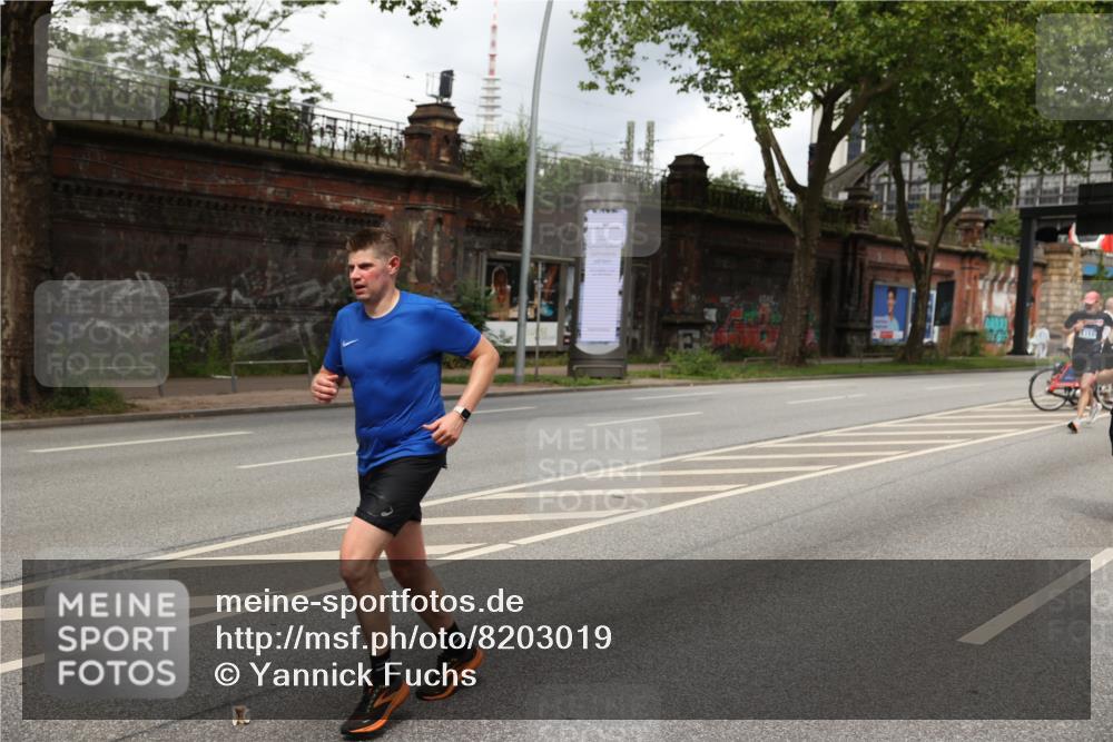 29.06.2025 - hella hamburg halbmarathon Yannick Fuchs http://msf.ph/oto/8203019 29.06.2025 10:44:49 20KM 1461, 1466, 1507, 1750, 1817, 2207, 2880, 3654, 4077, 4346, 4816, 5018, 5115, 6027, 6662, 6712, 6795, 7052, 7134, 7176, 7397, 7583, 7930, 7932, 8117, 8205, 8572, 8704, 8819, 9057, 11214, 11356, 11607, 12016, 12624, 12949, 13008, 13687, 13701, 13808, 13875, 14034, 14125, 14257, 14626, 15362, 15395, 15720, 15803, 16285, 16291, 16716, 17129, 17179, 17221, 17384, 18006, 18066, 18182, 18370, 18394, 18489 meine-sportfotos.de