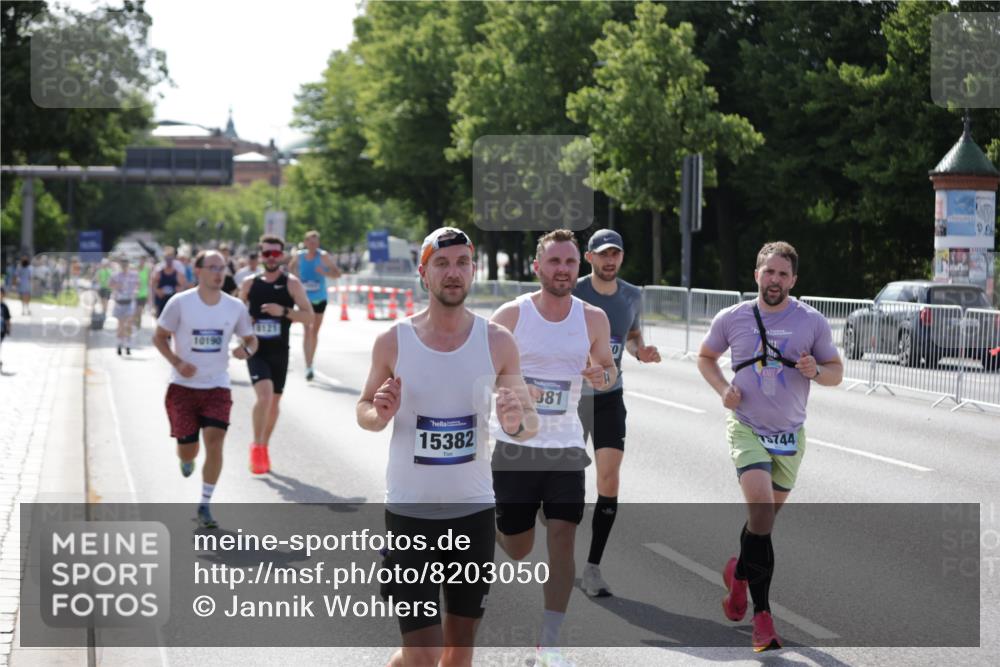 29.06.2025 - hella hamburg halbmarathon Jannik Wohlers http://msf.ph/oto/8203050 29.06.2025 09:48:19 Lombardsbrücke 1042, 2262, 2399, 3480, 3547, 4359, 4381, 5003, 5307, 5554, 5709, 6993, 7152, 7154, 8121, 8571, 9403, 9643, 10190, 10852, 12044, 13940, 15303, 15382, 15744, 16201, 17005, 17658, 18237, 18259, 18384, 18802 meine-sportfotos.de