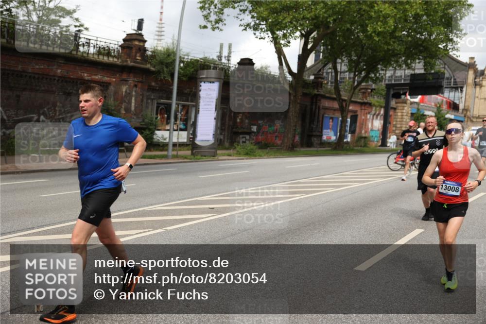 29.06.2025 - hella hamburg halbmarathon Yannick Fuchs http://msf.ph/oto/8203054 29.06.2025 10:44:49 20KM 1461, 1466, 1507, 1750, 1817, 2207, 2880, 3654, 4077, 4346, 4816, 5018, 5115, 6027, 6662, 6712, 6795, 7052, 7134, 7176, 7397, 7583, 7930, 7932, 8117, 8205, 8572, 8704, 8819, 9057, 11214, 11356, 11607, 12016, 12624, 12949, 13008, 13687, 13701, 13808, 13875, 14034, 14125, 14257, 14626, 15362, 15395, 15720, 15803, 16285, 16291, 16716, 17129, 17179, 17221, 17384, 18006, 18066, 18182, 18370, 18394, 18489 meine-sportfotos.de