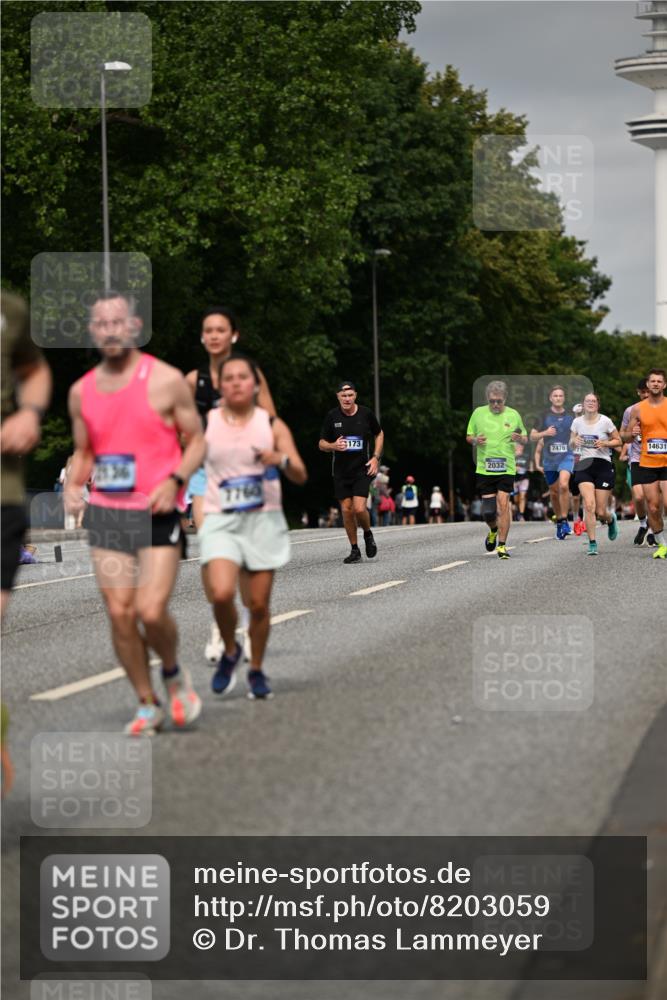29.06.2025 - hella hamburg halbmarathon Dr. Thomas Lammeyer http://msf.ph/oto/8203059 29.06.2025 10:11:51 Kennedybrücke 1079, 1173, 1893, 1993, 2032, 2136, 3328, 3922, 3929, 4262, 5242, 5899, 6196, 6518, 6707, 6713, 6715, 6833, 7019, 7476, 7760, 8585, 9338, 9967 meine-sportfotos.de