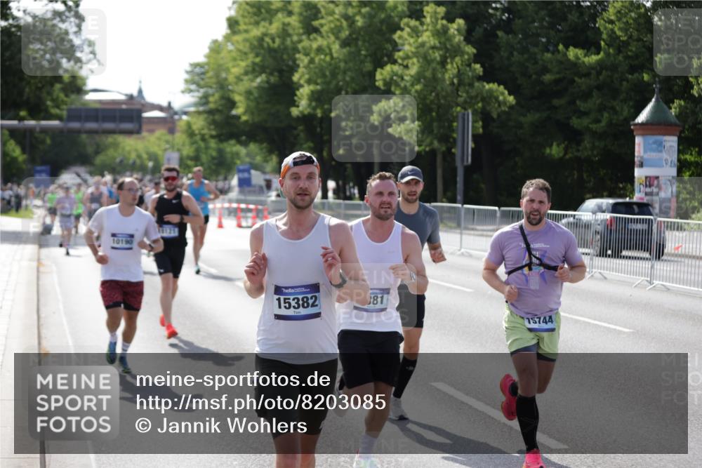 29.06.2025 - hella hamburg halbmarathon Jannik Wohlers http://msf.ph/oto/8203085 29.06.2025 09:48:19 Lombardsbrücke 1042, 2262, 2399, 3480, 3547, 4359, 4381, 5003, 5307, 5554, 5709, 6993, 7152, 7154, 8121, 8571, 9403, 9643, 10190, 10852, 12044, 13940, 15303, 15382, 15744, 16201, 17005, 17658, 18237, 18259, 18384, 18802 meine-sportfotos.de