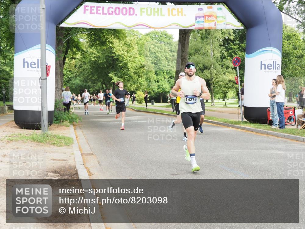 29.06.2025 - hella hamburg halbmarathon MichiJ http://msf.ph/oto/8203098 29.06.2025 10:21:54 Zwischen KM18-KM19 1407, 1707, 1990, 4463, 4679, 10927, 11150, 12899, 13686, 14276, 16425 meine-sportfotos.de