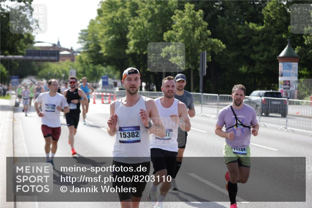 29.06.2025 - hella hamburg halbmarathon Jannik Wohlers http://msf.ph/oto/8203110 29.06.2025 09:48:19 Lombardsbrücke 1042, 2262, 2399, 3480, 3547, 4359, 4381, 5003, 5307, 5554, 5709, 6993, 7152, 7154, 8121, 8571, 9403, 9643, 10190, 10852, 12044, 13940, 15303, 15382, 15744, 16201, 17005, 17658, 18237, 18259, 18384, 18802 meine-sportfotos.de