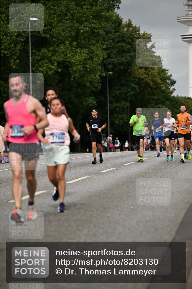 29.06.2025 - hella hamburg halbmarathon Dr. Thomas Lammeyer http://msf.ph/oto/8203130 29.06.2025 10:11:51 Kennedybrücke 1079, 1173, 1893, 1993, 2032, 2136, 3328, 3922, 3929, 4262, 5242, 5899, 6196, 6518, 6707, 6713, 6715, 6833, 7019, 7476, 7760, 8585, 9338, 9967 meine-sportfotos.de