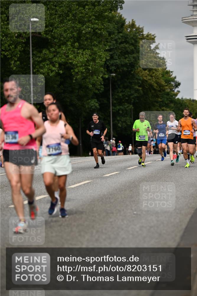 29.06.2025 - hella hamburg halbmarathon Dr. Thomas Lammeyer http://msf.ph/oto/8203151 29.06.2025 10:11:52 Kennedybrücke 1079, 1173, 1893, 1993, 2032, 2136, 3328, 3922, 3929, 4262, 5242, 5899, 6196, 6518, 6707, 6713, 6715, 6833, 7019, 7476, 7760, 9338, 9967 meine-sportfotos.de