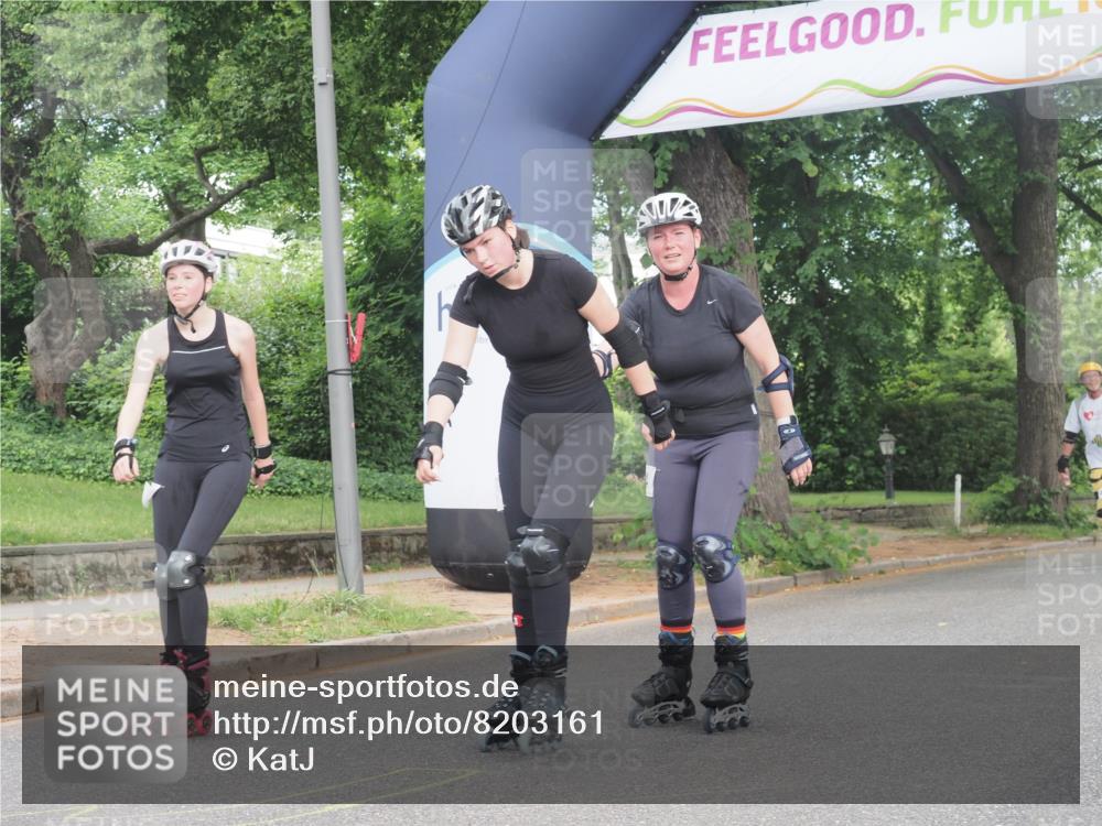 29.06.2025 - hella hamburg halbmarathon KatJ http://msf.ph/oto/8203161 29.06.2025 09:31:33 Zwischen KM18-KM19  meine-sportfotos.de