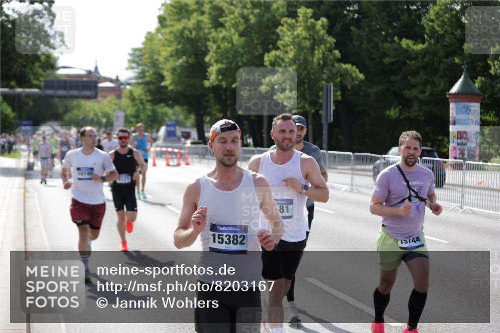 29.06.2025 - hella hamburg halbmarathon Jannik Wohlers http://msf.ph/oto/8203167 29.06.2025 09:48:19 Lombardsbrücke 1042, 2262, 2399, 3480, 3547, 4359, 4381, 5003, 5307, 5554, 5709, 6993, 7152, 7154, 8121, 8571, 9403, 9643, 10190, 10852, 12044, 13940, 15303, 15382, 15744, 16201, 17005, 17658, 18237, 18259, 18384, 18802 meine-sportfotos.de