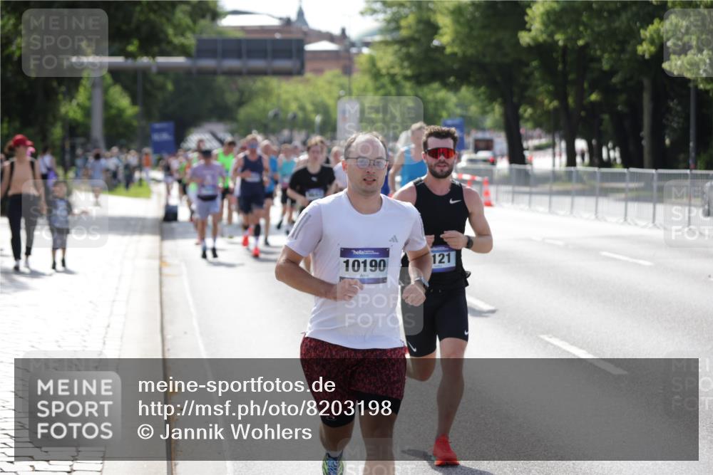 29.06.2025 - hella hamburg halbmarathon Jannik Wohlers http://msf.ph/oto/8203198 29.06.2025 09:48:20 Lombardsbrücke 1042, 2262, 2399, 3480, 3547, 4359, 4381, 5003, 5307, 5554, 6993, 7152, 7154, 8121, 8571, 9403, 9643, 10190, 12044, 13940, 15303, 15382, 15744, 16201, 17005, 17658, 18259, 18384, 18802 meine-sportfotos.de
