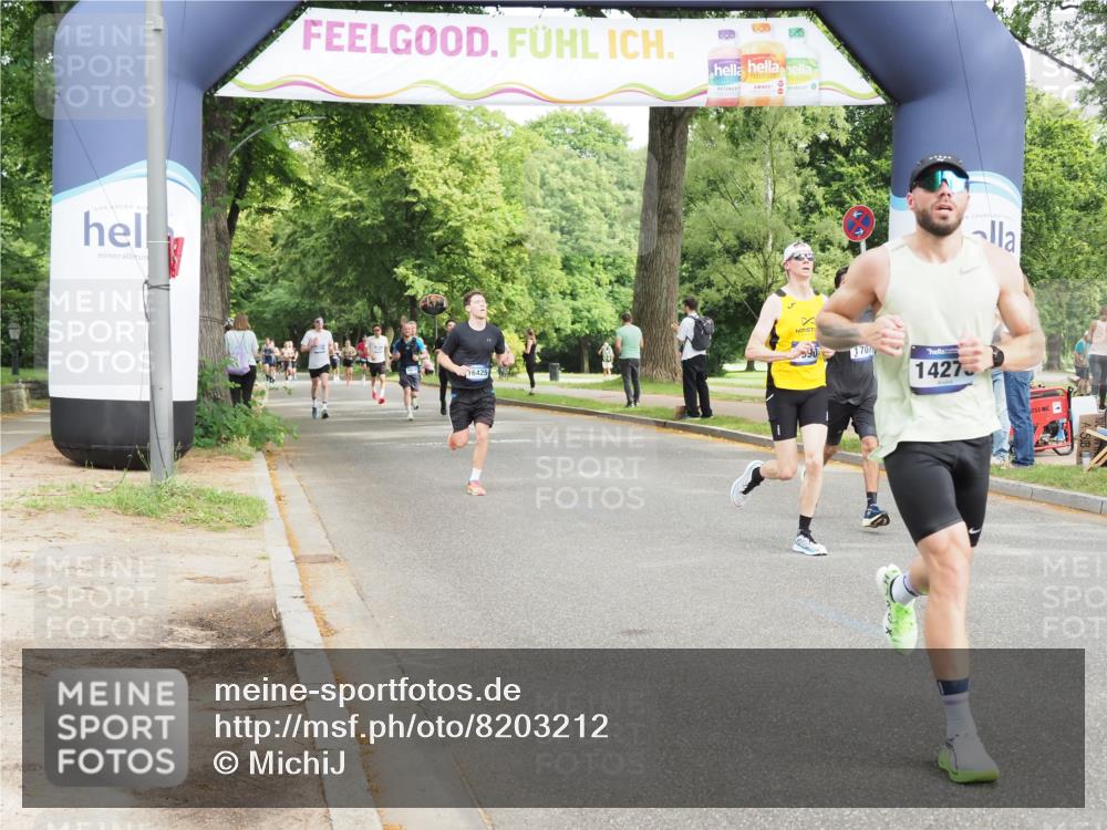 29.06.2025 - hella hamburg halbmarathon MichiJ http://msf.ph/oto/8203212 29.06.2025 10:21:55 Zwischen KM18-KM19 1707, 1990, 4463, 4679, 10927, 11150, 13686, 14276, 16425 meine-sportfotos.de