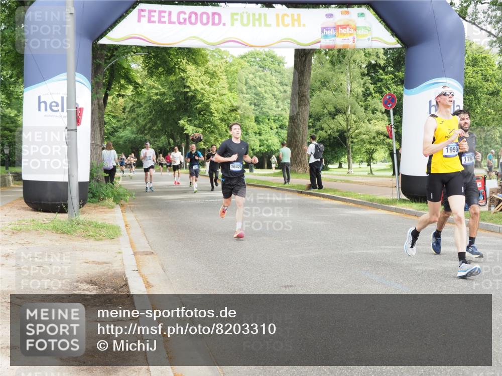 29.06.2025 - hella hamburg halbmarathon MichiJ http://msf.ph/oto/8203310 29.06.2025 10:21:55 Zwischen KM18-KM19 1707, 1990, 4463, 4679, 10927, 11150, 13686, 14276, 16425 meine-sportfotos.de