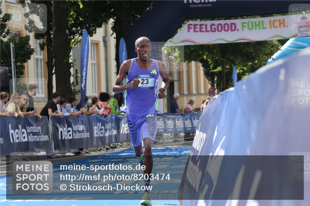 29.06.2025 - hella hamburg halbmarathon Strokosch-Dieckow http://msf.ph/oto/8203474 29.06.2025 10:03:08 Ziel 16, 23 meine-sportfotos.de