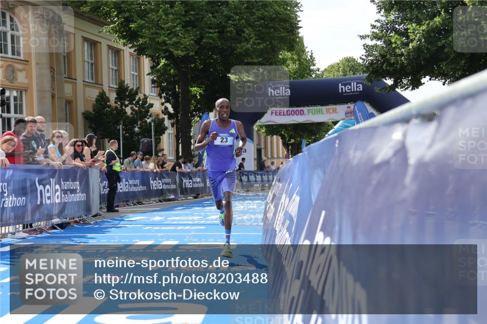 29.06.2025 - hella hamburg halbmarathon Strokosch-Dieckow http://msf.ph/oto/8203488 29.06.2025 10:03:08 Ziel 16, 23 meine-sportfotos.de
