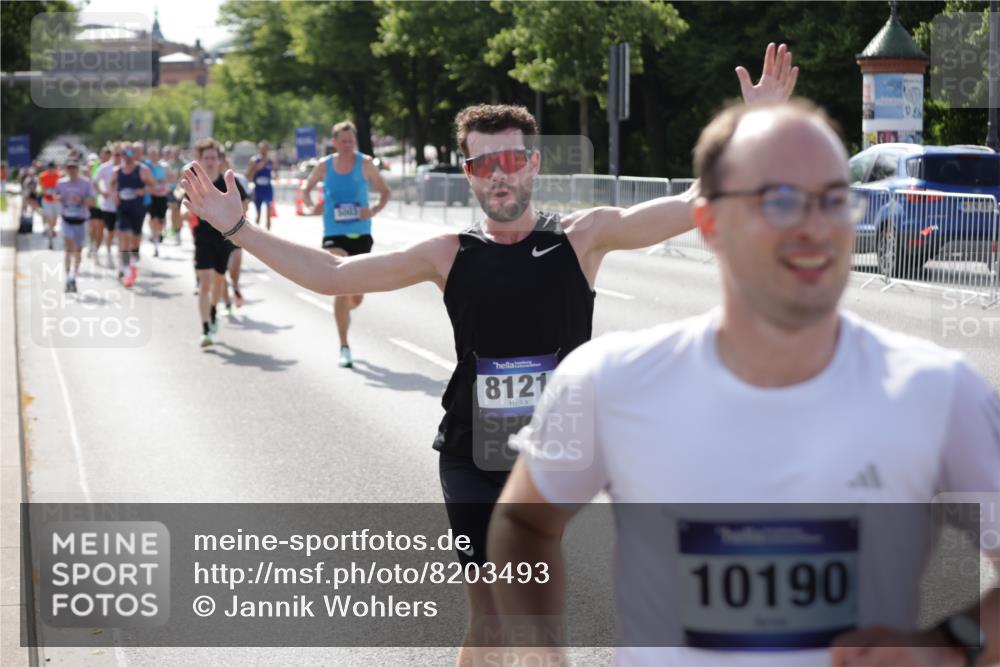 29.06.2025 - hella hamburg halbmarathon Jannik Wohlers http://msf.ph/oto/8203493 29.06.2025 09:48:22 Lombardsbrücke 1042, 2262, 2399, 3480, 3547, 4359, 4381, 5003, 5124, 5307, 6993, 7152, 7154, 8121, 8571, 9643, 10190, 10738, 12044, 13137, 13372, 13940, 14820, 15161, 15303, 15382, 15744, 16201, 18004, 18259, 18384, 18802 meine-sportfotos.de