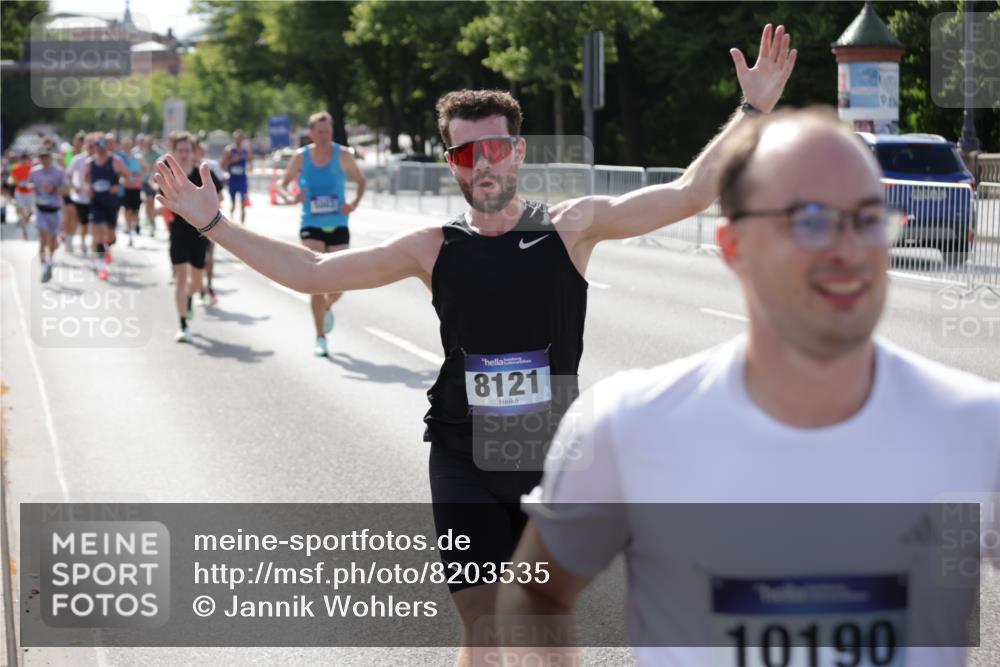 29.06.2025 - hella hamburg halbmarathon Jannik Wohlers http://msf.ph/oto/8203535 29.06.2025 09:48:22 Lombardsbrücke 1042, 2262, 2399, 3480, 3547, 4359, 4381, 5003, 5124, 5307, 6993, 7152, 7154, 8121, 8571, 9643, 10190, 10738, 12044, 13137, 13372, 13940, 14820, 15161, 15303, 15382, 15744, 16201, 18004, 18259, 18384, 18802 meine-sportfotos.de