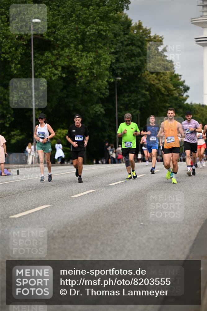29.06.2025 - hella hamburg halbmarathon Dr. Thomas Lammeyer http://msf.ph/oto/8203555 29.06.2025 10:11:53 Kennedybrücke 1079, 1173, 1893, 1993, 2032, 2136, 3328, 3922, 3929, 5242, 5899, 6196, 6518, 6707, 6713, 6715, 7019, 7476, 7760, 9338, 9967 meine-sportfotos.de