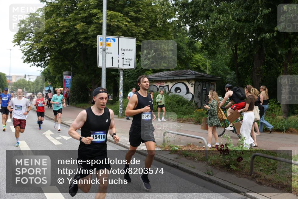 29.06.2025 - hella hamburg halbmarathon Yannick Fuchs http://msf.ph/oto/8203574 29.06.2025 10:32:10 20KM 1290, 1505, 2196, 2404, 3790, 5042, 5791, 5923, 6047, 6458, 9017, 9914, 9944, 10190, 10451, 10922, 11106, 11423, 12739, 12900, 13141, 13148, 13372, 13854, 14387, 15410, 16992, 17137, 18103, 18159, 18216, 18357, 18986 meine-sportfotos.de